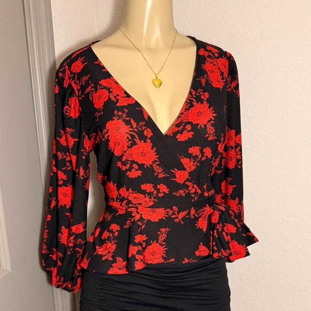 Flattering Meraki red and black Y2K floral wrap blouse